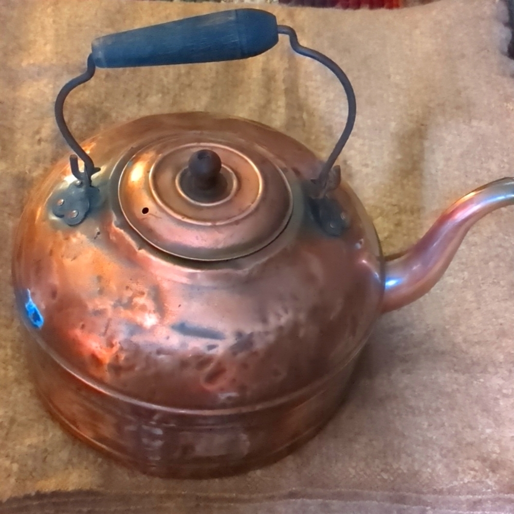 Vintage Canadian copper kettle, not for consumption use, decorative purpose only
